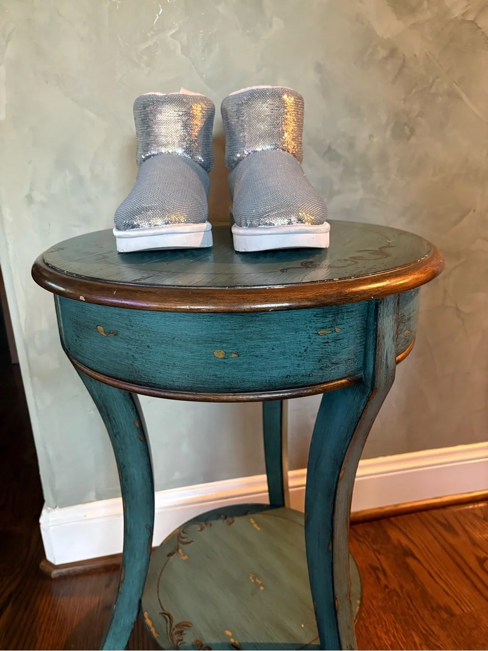 UGG Gray Silver Metallic Mini Boots – Women’s – Sparkle